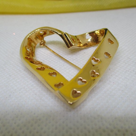 Avon Heart Brooch - Picture 3 of 6